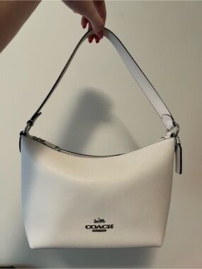 Coach White Pebbled Leather Zip Top Shoulder Bag/Crossbody CW390 nwt